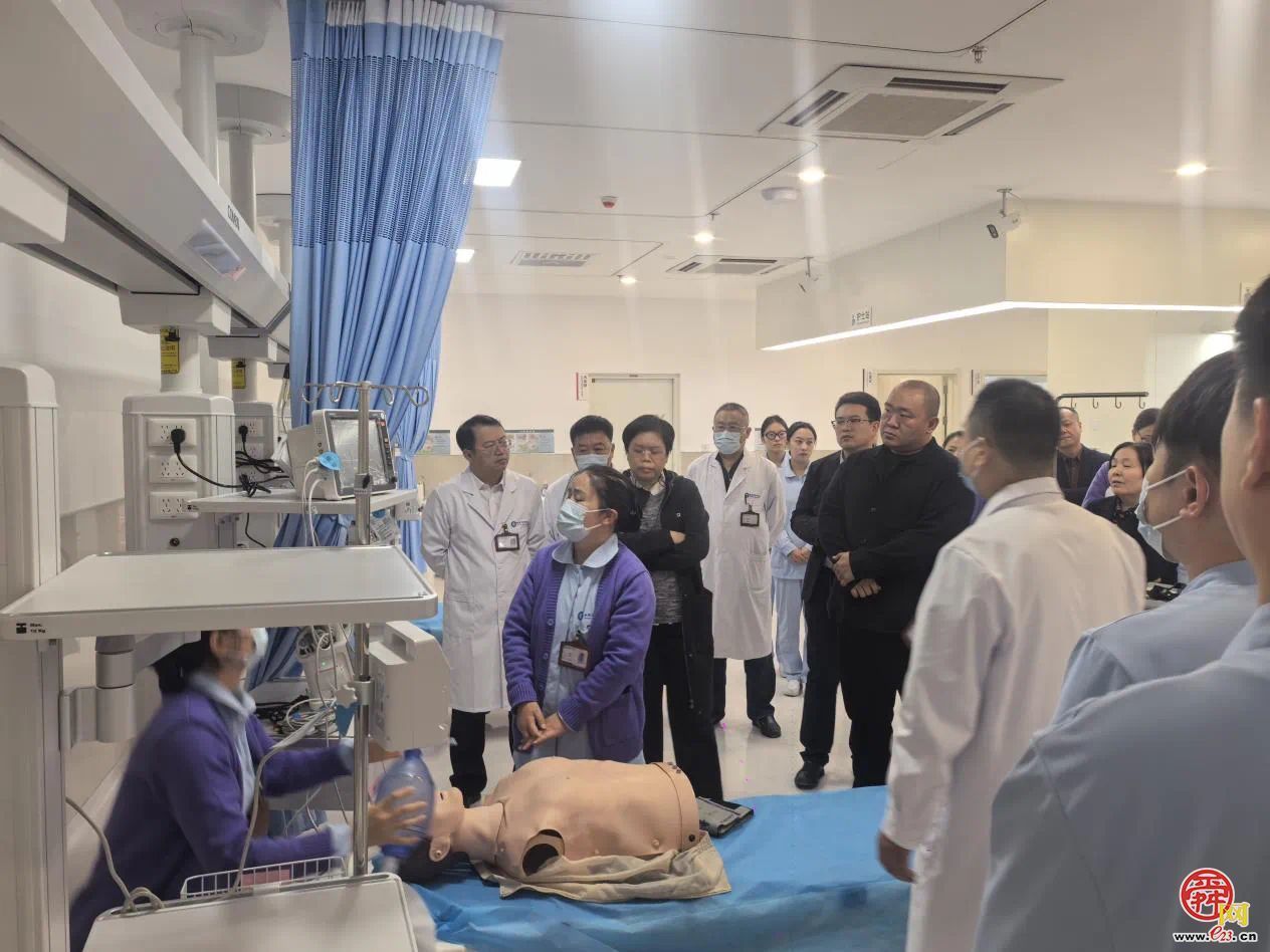 济南市行政审批服务局跨部门“联审联办”助力医疗机构“双证齐发”