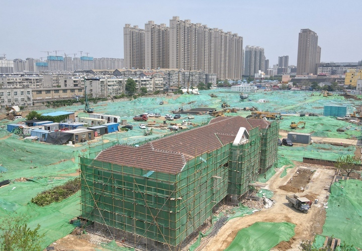 屋瓦重新铺装，“66岁”济南工业遗产建筑保护修缮有新进展