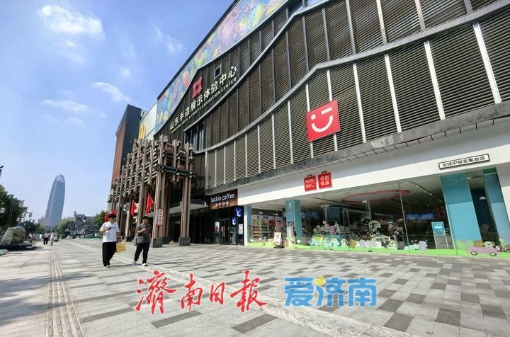 国庆临近，泉城路部分路段人行道恢复通行