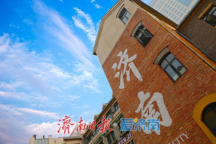 百年街巷里的时光漫游