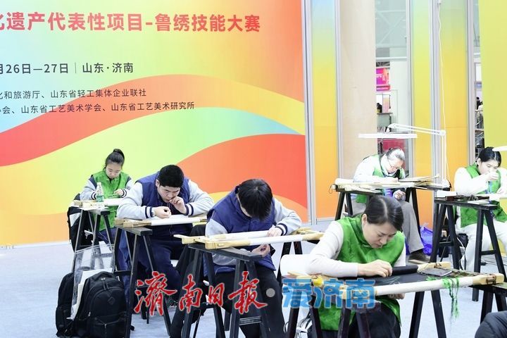 万件“手造”精品汇聚济南 山东工艺美术博览会启幕
