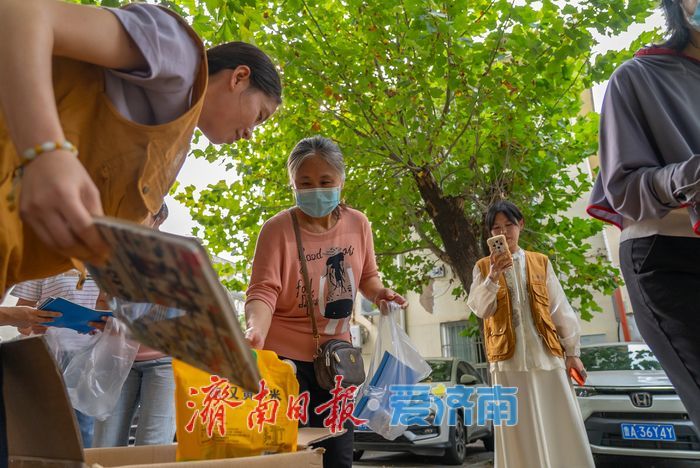 被光照亮，终成微光！蒙阴“黄桃爸爸”上演双向奔赴的爱心接力