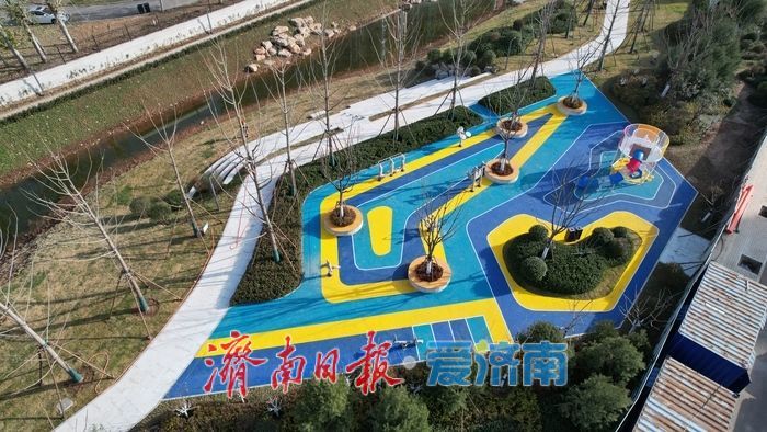 济南腊山河西路南延工程河道旁景观带亮相