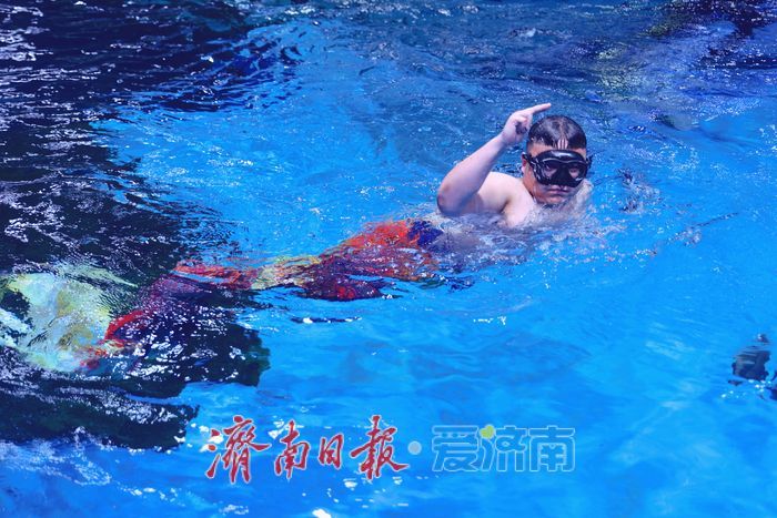 济南“胖人鱼”火爆出圈 解锁城市“圈粉”流量密码