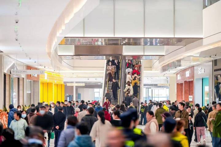 超过40%为首店品牌，龙湖济南西城天街今日开业纳客