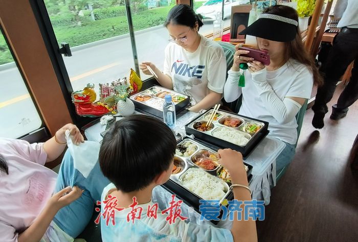 一年四季 泉在济南丨暑假游泉城 济南推出两条特色公交游览线