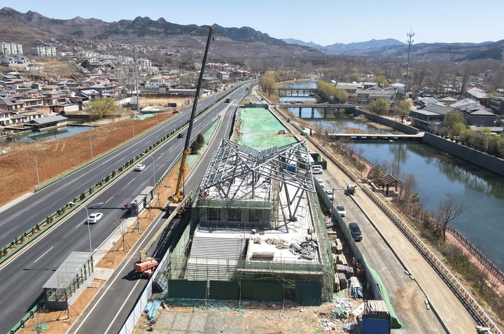 省道103旅游公路驿站显露雏形