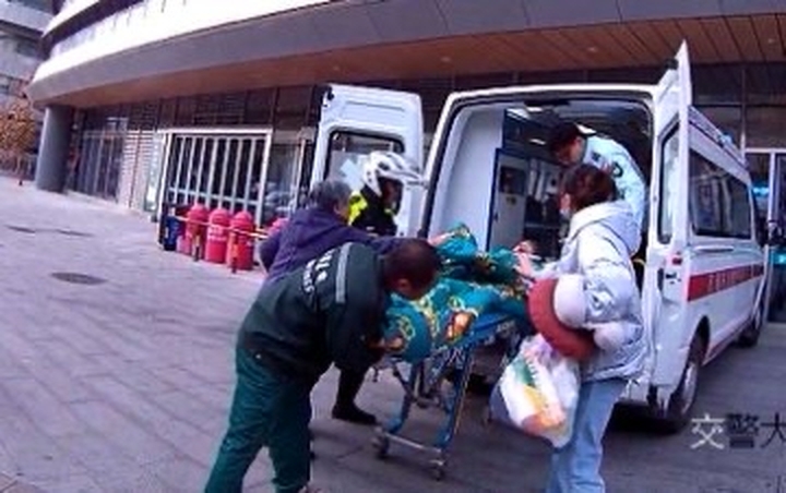 25分钟生死时速 交警疾驰救助颅脑损伤患者