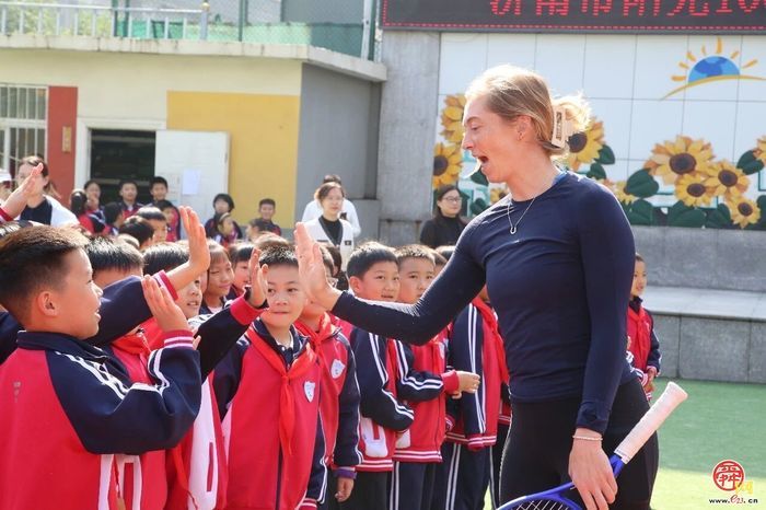 不只是“标准答案” 更注重“成长土壤”——槐荫校园里的育人温情