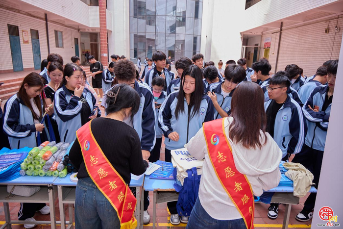 2025年济南市全民数字素养与技能提升月活动走进山东劳动职业技术学院