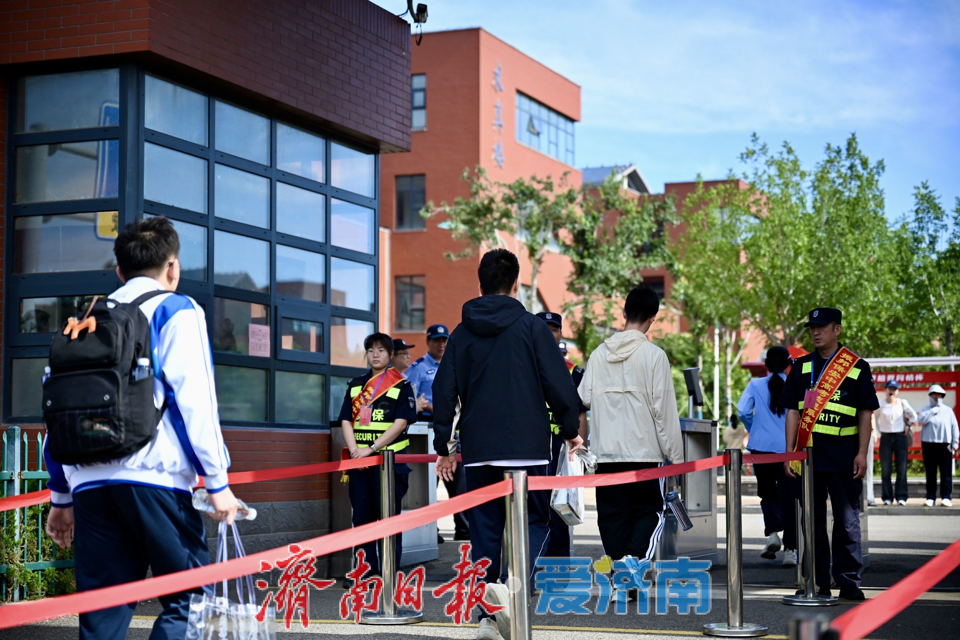 温情护航高考 泉城静待学子逐梦