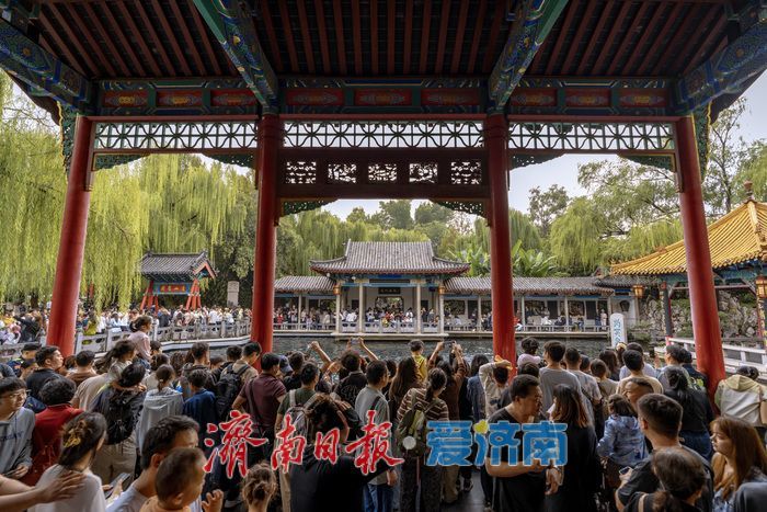 济南趵突泉水位达 29.58 米 国庆引客纷至沓来