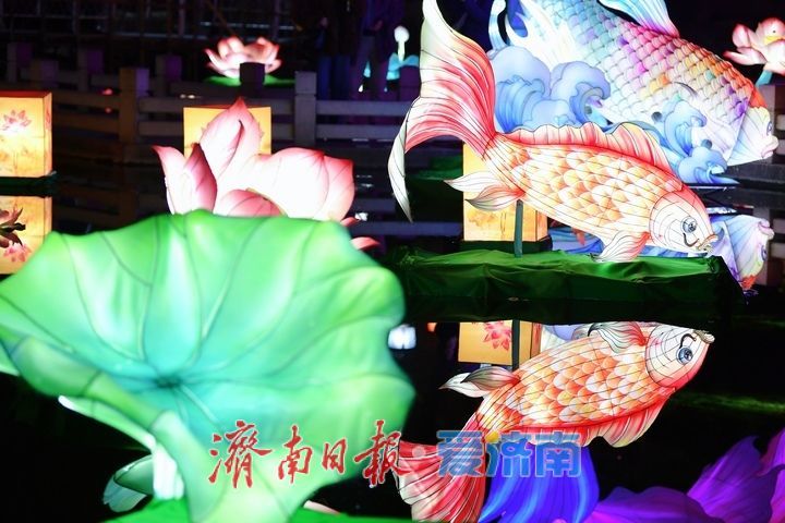 灯火璀璨年味浓，济南市第45届天下第一泉迎春花灯会进行试亮灯