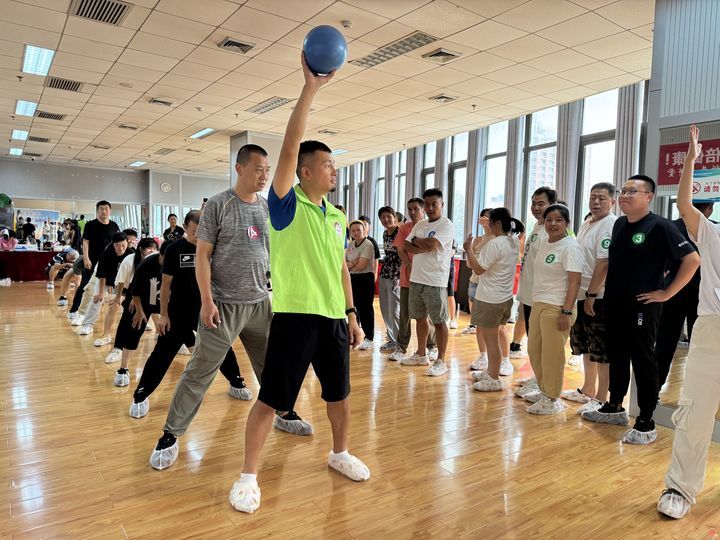 济南举办首届“泉新全益杯”残障人士趣味运动会