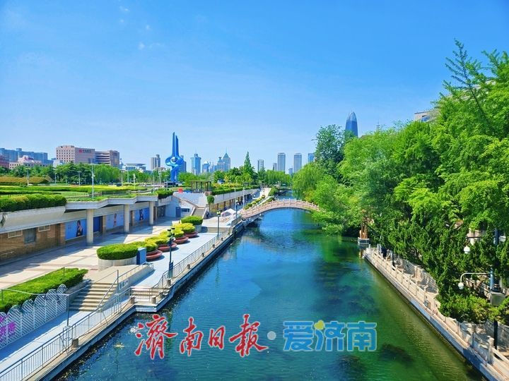 雨后初霁风光好 泉城蓝天白云醉游人