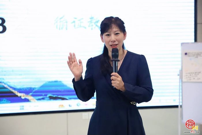 从“问题”到“课题”，科研入门明路径——经五路幼教集团科研站（第五期）暨“三名工作室”活动