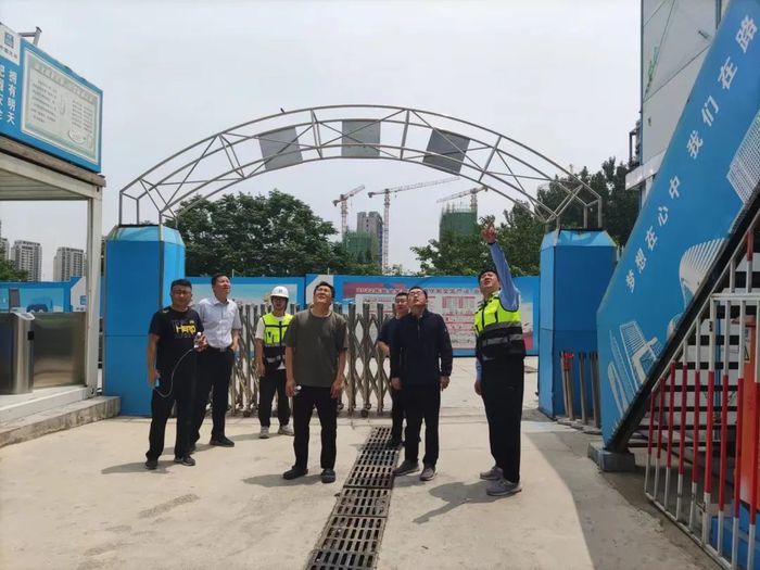 山东加强高温天气劳动者权益保障 合理安排户外工作时间尽量避开酷热时段