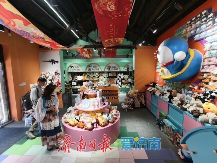 济南后宰门街修缮焕新！古建筑化身书店投入使用