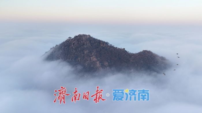 一年四季 泉在济南丨云海奔腾薄雾缥缈，华山之巅如临仙境