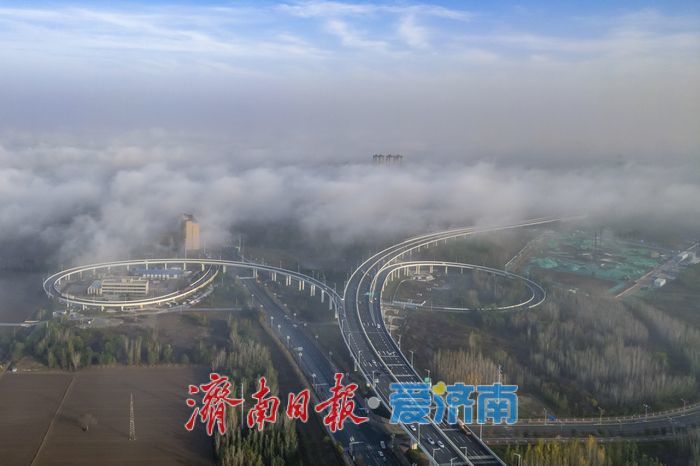 一年四季 泉在济南丨云端仙境！初冬时节济南起步区现平流雾景观