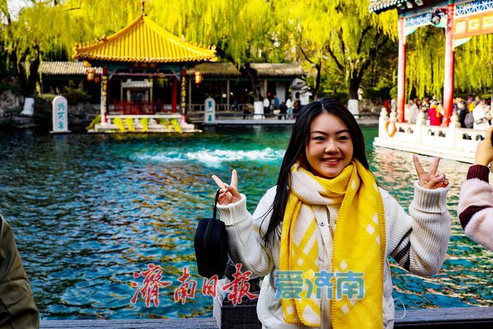 一年四季 泉在济南丨菊韵映泉 趵突泉初冬景致引客来