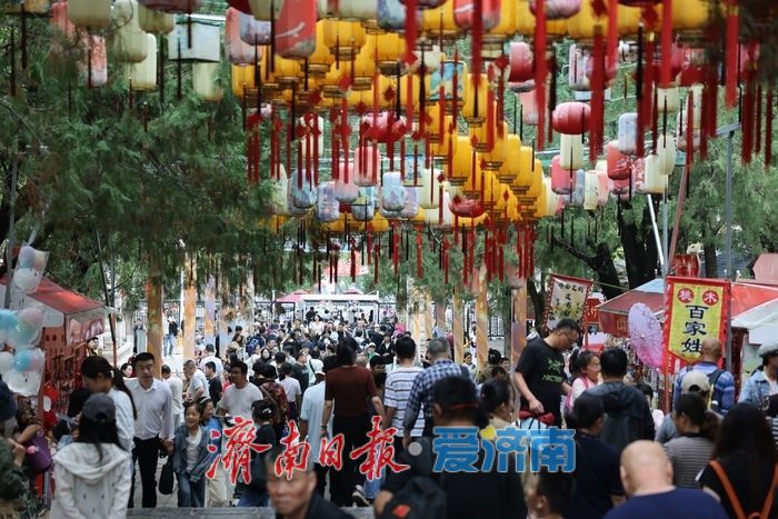 一年四季 泉在济南 