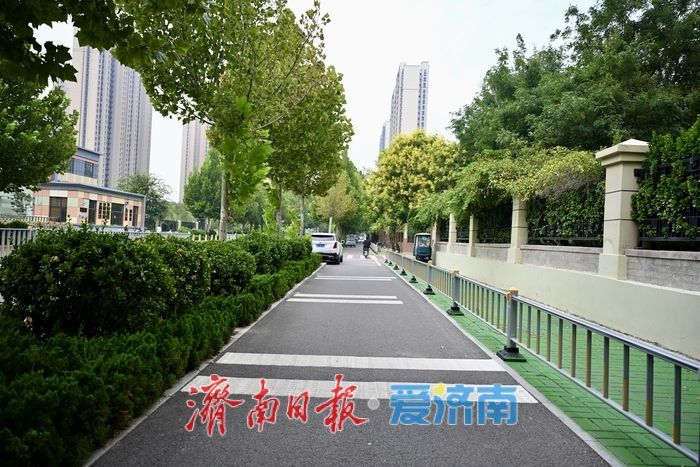 济南交警精细施策，三校门前拥堵变通途
