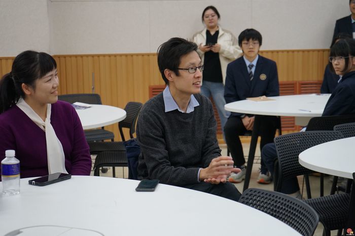 同根同文 异彩纷呈——济南大学城实验高级中学举办济港语文教学沙龙共探育人新路径