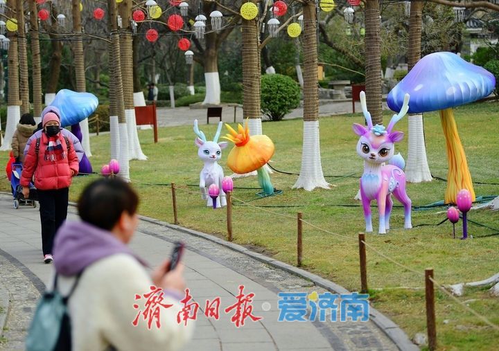 “秦琼、李清照、辛弃疾”亮相，“泉城元素”迎春花灯会唱主角