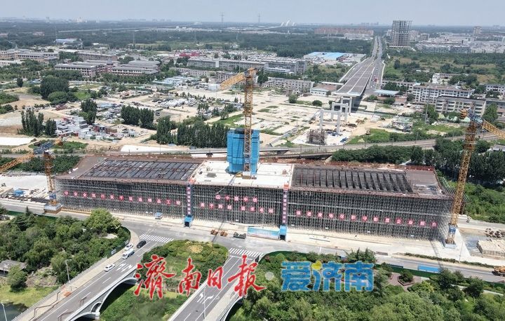 腊山河西路北延项目主桥上部结构施工稳步推进