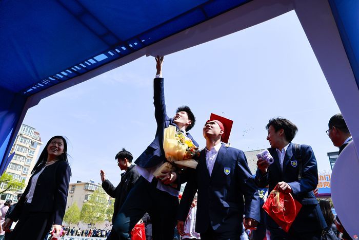 十八而志  大任始承 ——山东师大附中2023级学生成人典礼圆满举行