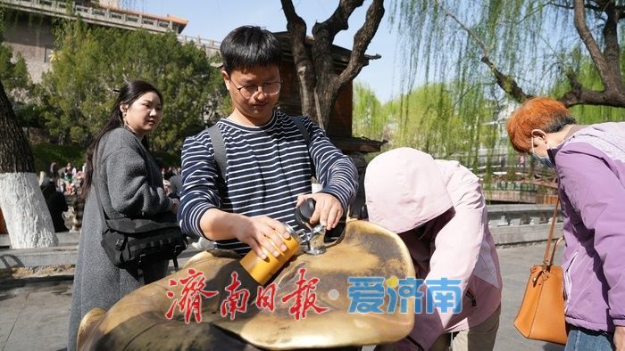 免费畅饮！黑虎泉畔泉水直饮点解锁清凉新体验