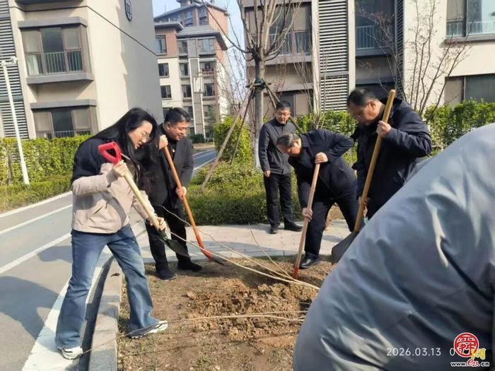 省自然资源厅、省人社厅、济南市自然资源和规划局联合开展党员“双报到”义务植树活动