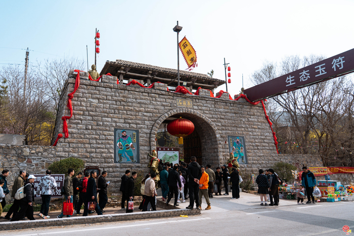 春风入寨花正好，石崮寨春日踏青漂流一站式打卡