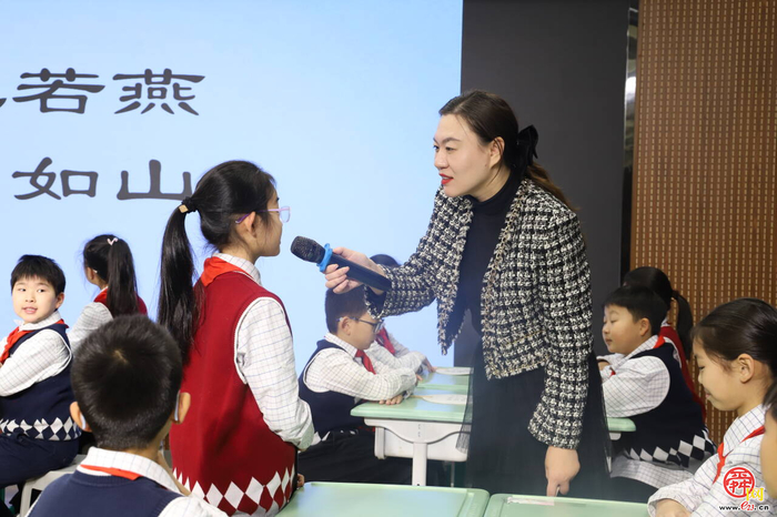 联书合璧启智苑 雅韵丹青润燕园——山东省楹联艺术家协会走进燕山小学