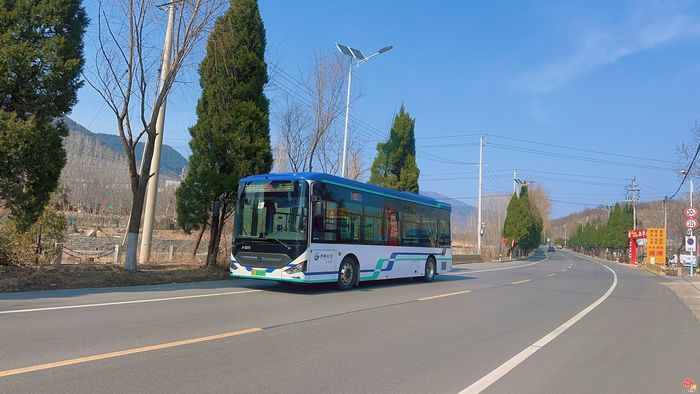 “泉”在济南享春意——济南公交65路：畅行市区与南山的踏青之旅