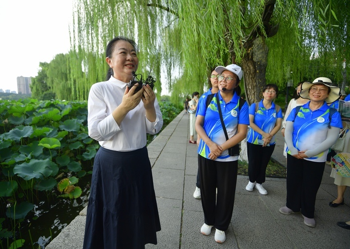 大明湖畔话泉城 “读”入藕花深处 全民阅读主题朗读活动举行  