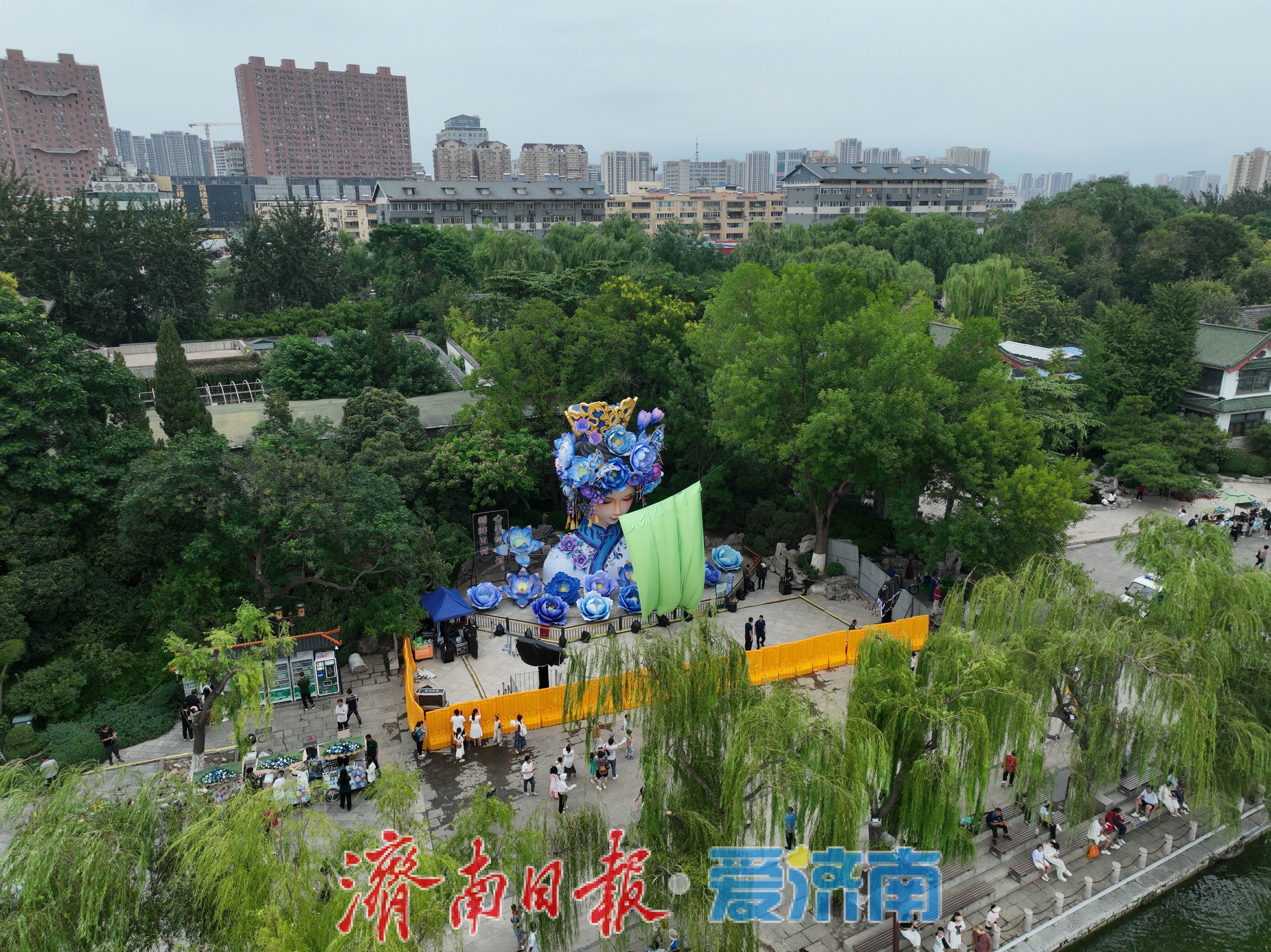 一年四季 泉在济南丨济南大明湖新“夏雨荷”景观今晚亮灯，AI智能升级永久陪伴
