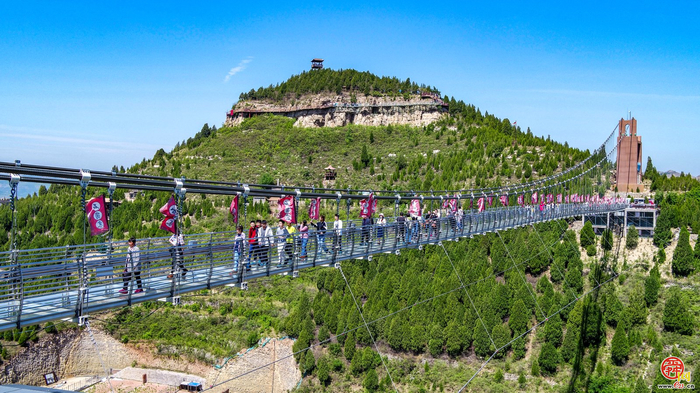 春风入寨花正好，石崮寨春日踏青漂流一站式打卡