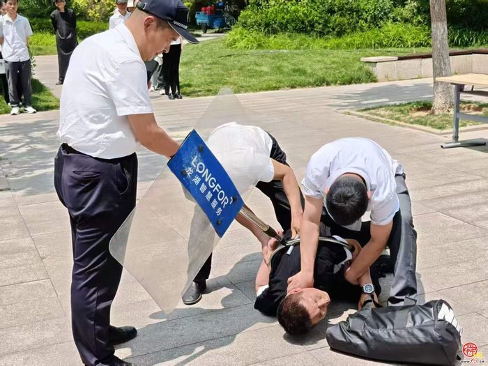 以练筑防 守护平安！济南城发金盾安保集团驻春江郦城、春江悦茗项目开展治安综合应急演练