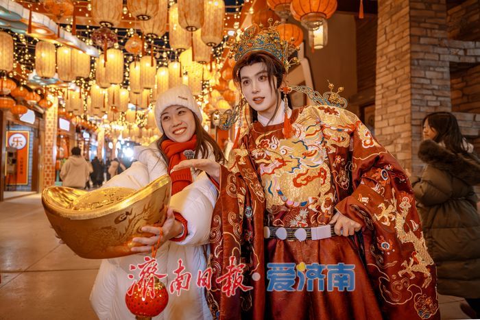 济南方特新春灯会盛大启幕 千灯映春解锁马年新春新体验