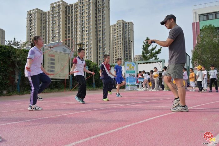身上有汗、眼里有光丨济南市市中区爱都小学以“限时禁左”推进“健康第一”