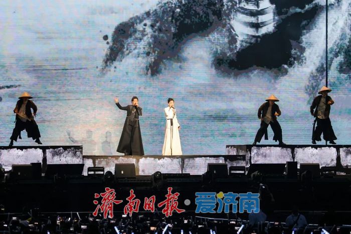 凤凰传奇来了！济南演唱会再上新