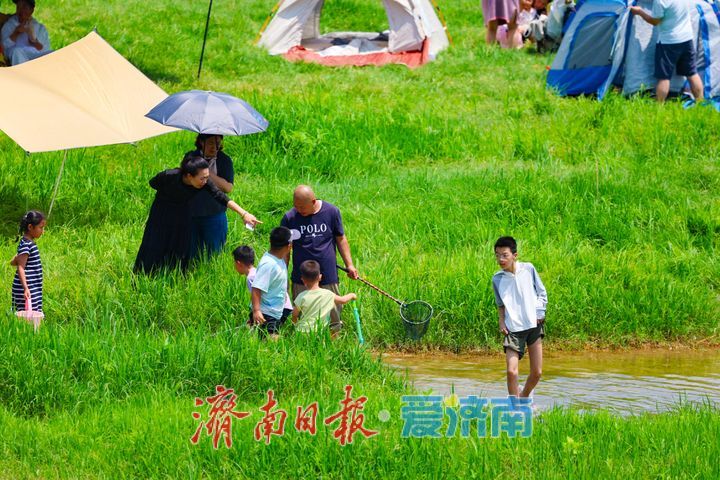 仲宫营而村端午露营热潮拉满山野氛围感
