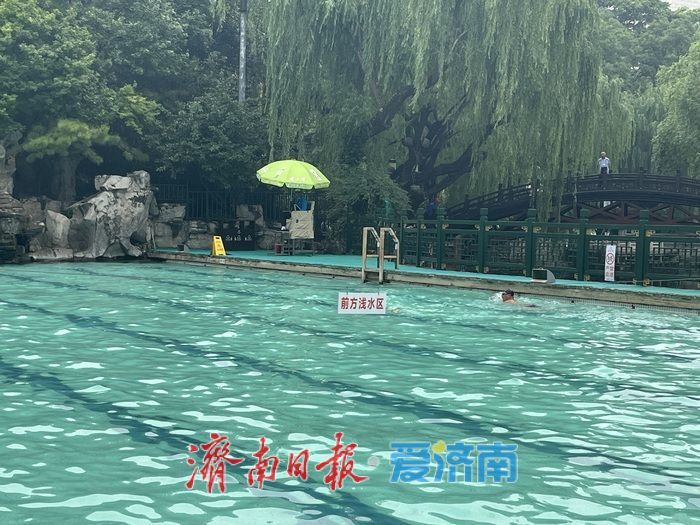 一年四季 泉在济南 