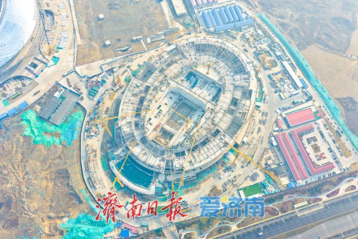 济南黄河体育中心游泳馆钢结构屋盖雏形展露
