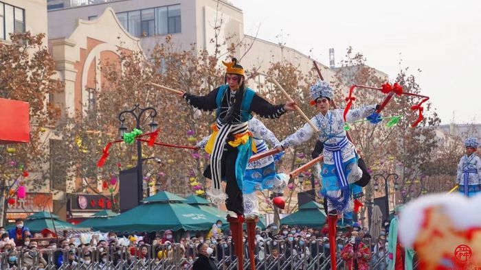 【网络中国节·春节】灯笼高挂迎新春，槐荫年味日渐浓！