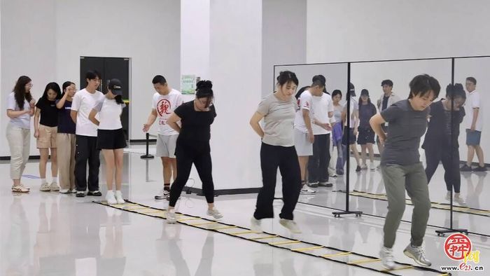 “YEAH归人”泉民夜校一课难求  济南青年开启硬核夜生活