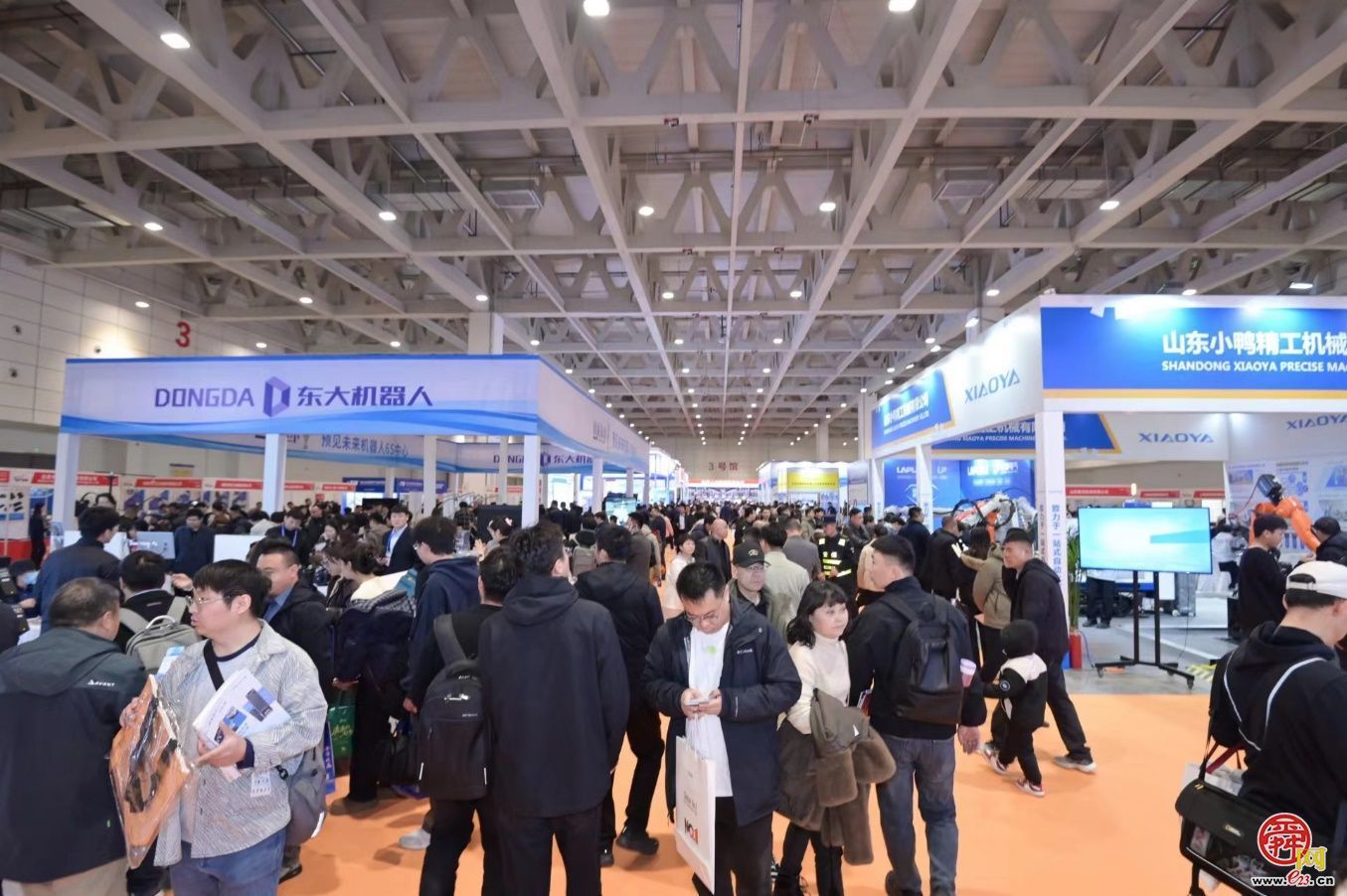 近500家国内外装备品牌企业同台竞技 2026第二十一届山东装备博览会开幕