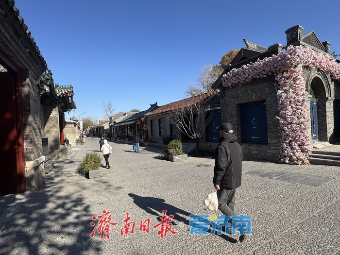 一年四季 泉在济南丨初冬暖阳映上新街 古建老街藏泉城冬韵